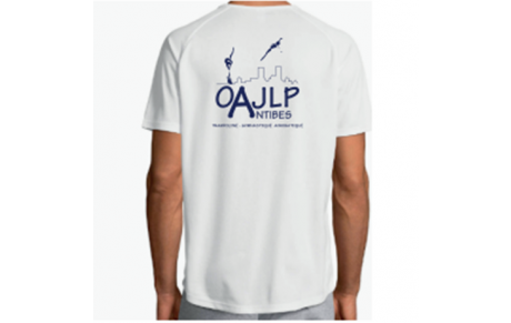 Distribution des t-shirts du club